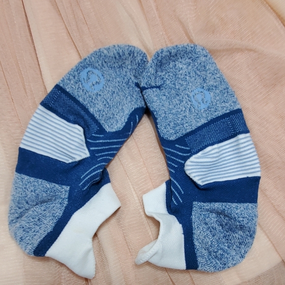 lululemon athletica Other - Lululemon speed sock silver s/m